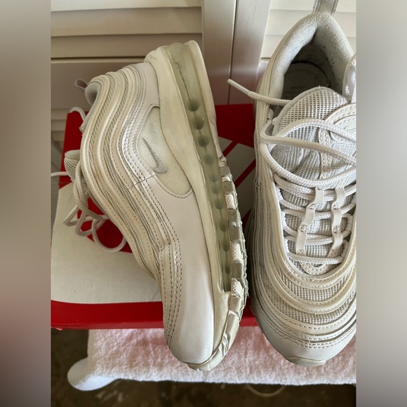 Nike Women's Size 7 Air Max 97 - Picture 4 of 9